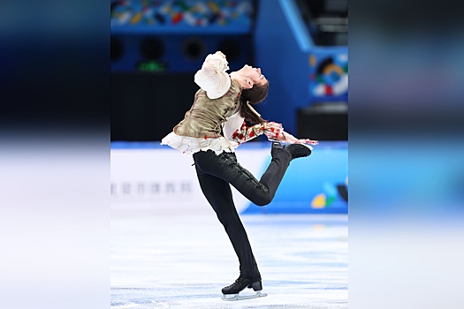 Россияне Аделия Петросян и Петр Гуменник завоевали путевки на Олимпиаду-2026