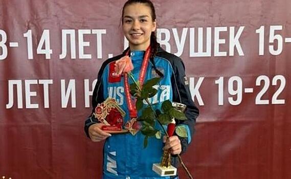 Курянка Карина Бабаназарова победила на юниорском первенстве ЦФО по боксу