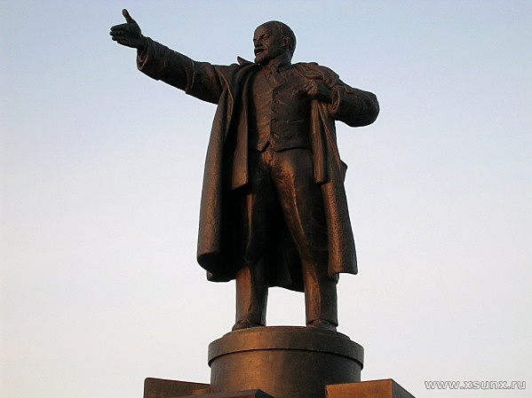 В Волгоградской области открыли памятник Ленину