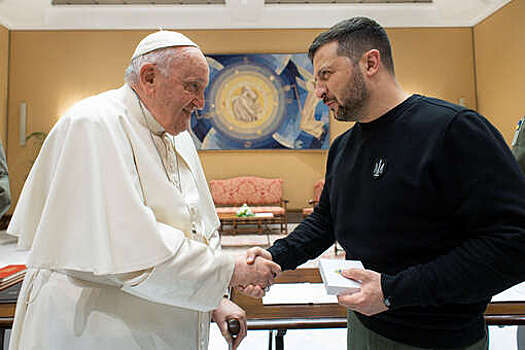 Президент Украины Владимир Зеленский и папа Римский Франциск получили премию "Кино за мир"
