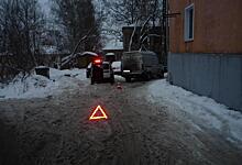 В Кирове водитель автомобиля «ГАЗ» сбил 75-летнюю пенсионерку: женщина госпитализирована