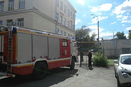 В Самаре горело здание рядом с гимназией № 3