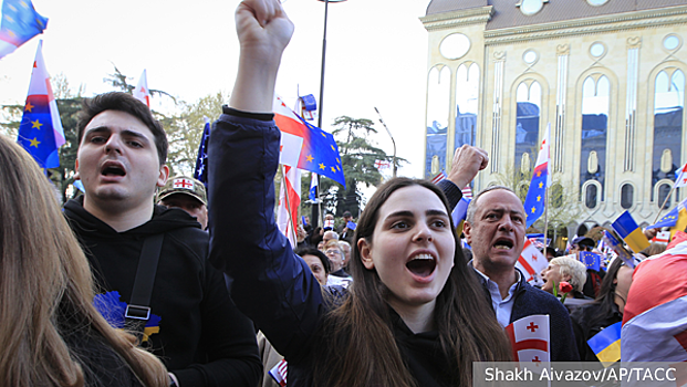 Политолог Носович: США приготовили для Грузии канонический рецепт «Евромайдана»