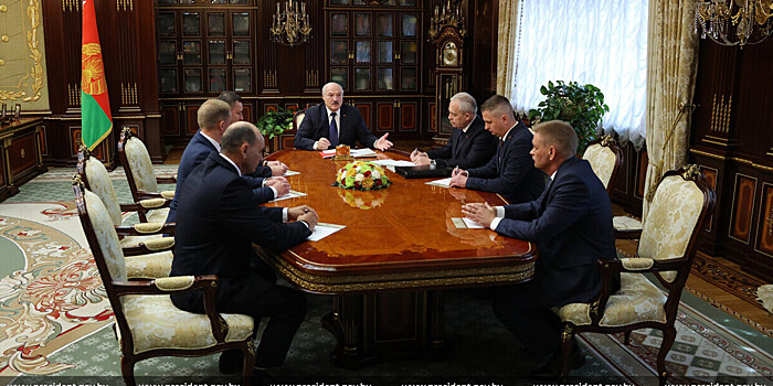 Лукашенко раскритиковал систему подсчета баллов на централизованных экзаменах школьников
