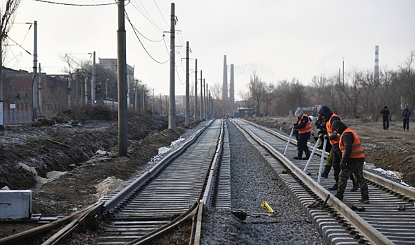  В Волгограде уложили более 4 км рельсов для скоростного трамвая