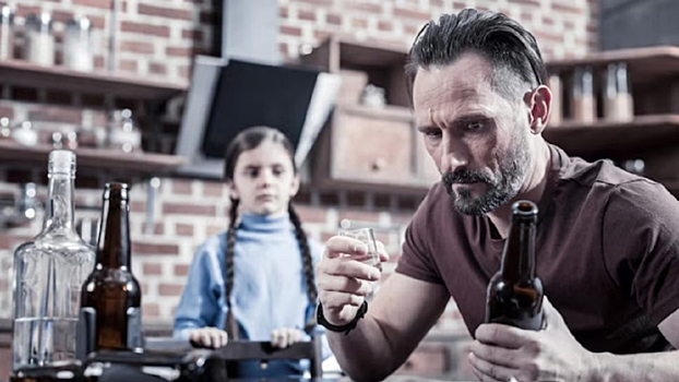 Психолог объяснил, почему женщины выбирают мужей-алкоголиков