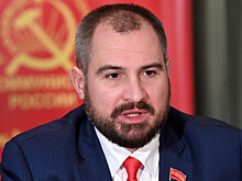 ТАСС: ЦК "Коммунистов России" объявил об отставке своего лидера за "буржуазный образ жизни"