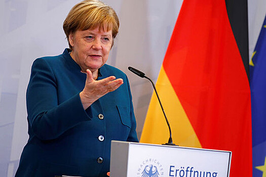 Экс-глава МИД ФРГ допустил досрочную отставку Меркель