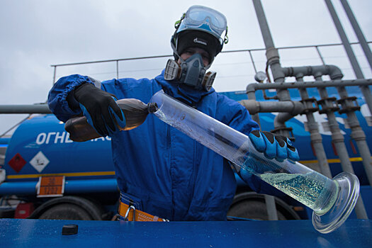 Контролеры Росстандарта начнут экспресс-проверки топлива прямо на АЗС