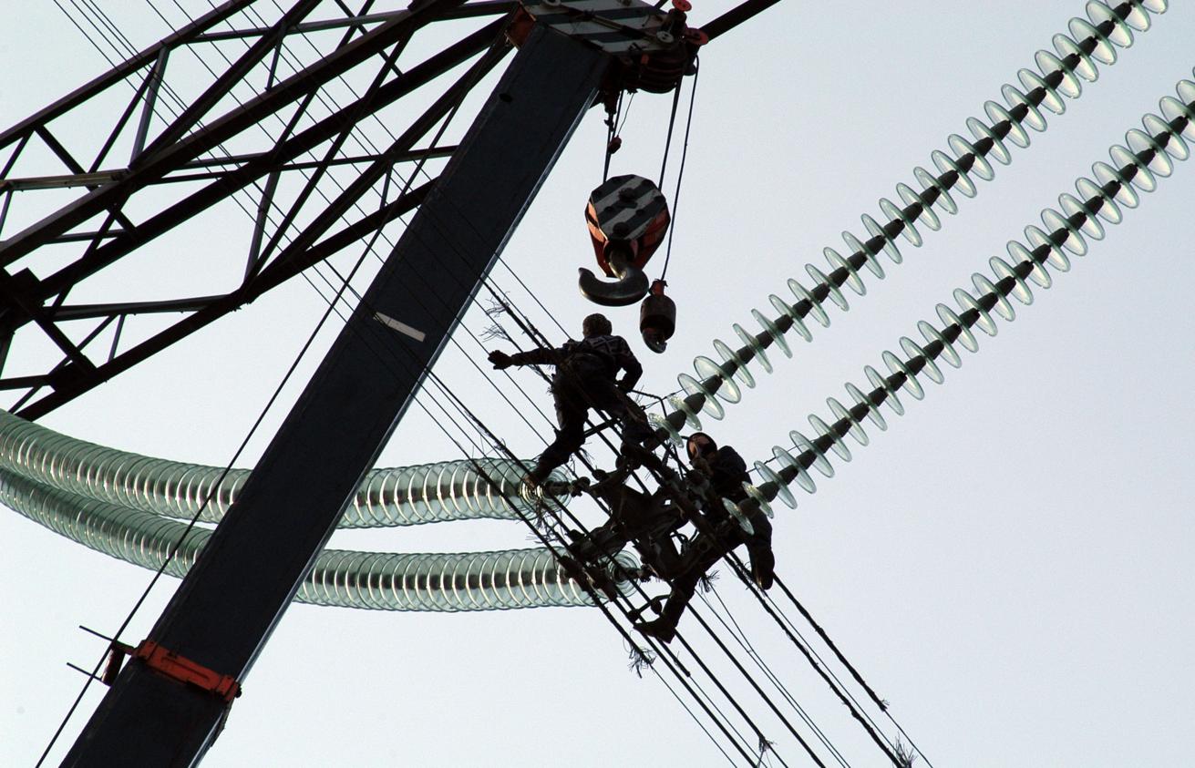 В Запорожской области без электроснабжения остаются 144 510 потребителей