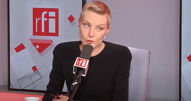 Литвинова призналась, что переезд в Париж «открыл новую молодость»