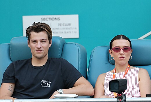 Милли Бобби Браун страстно поцеловала сына Джона Бон Джови на глазах у отца