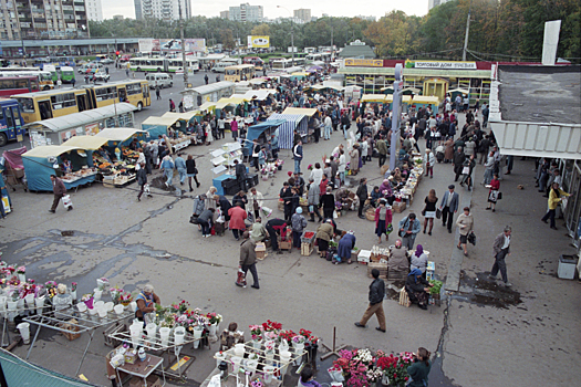 Москвичи предложили вернуть уличную торговлю у метро