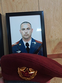 В Каменке похоронили Владимира Глухова, геройски погибшего на Украине