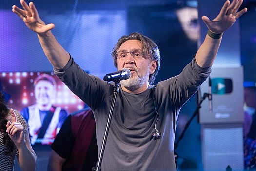 Сергей Шнуров: «Новый год — это праздник телевизора, а телевизора у меня нет»