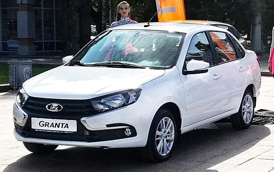 «Пустые, как барабан». АвтоВАЗ начал собирать антисанкционные автомобили
