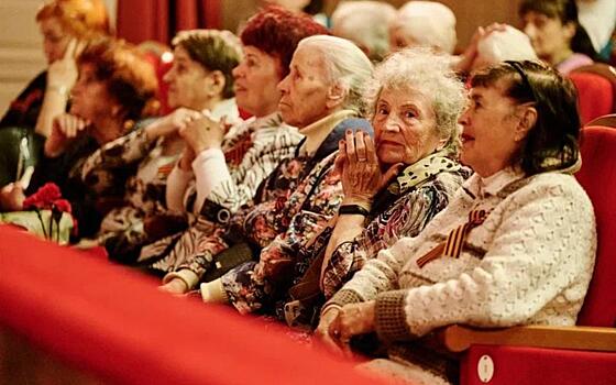 РНПК подарила ветеранам войны концерт перед Днем Победы