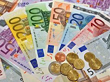 Евро опустился до 85,6 рублей