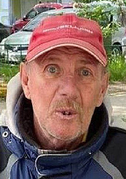 Пожилого мужчину в красной кепке разыскивают в Ростове