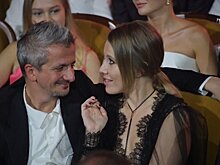 Жениться на Собчак, издать книгу с Сурковым: Богомолов полон планов