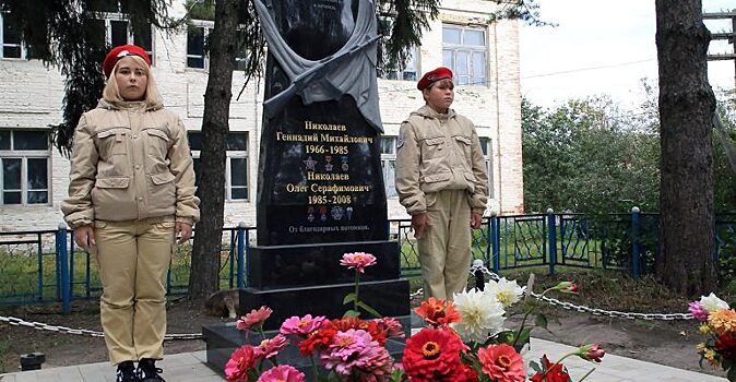 В Мордовии открыли памятник воину спецназа, погибшему на Северном Кавказе