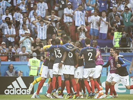 Франция обыграла Боливию в товарищеском матче благодаря голам Лемара и Гризманна