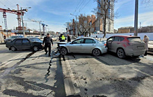 В Самаре авария из трех легковушек парализовала движение на Московском шоссе