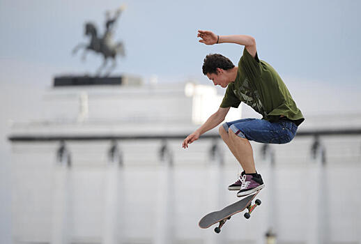 На улицах Москвы запретят скейтборды и музыку в кафе по ночам
