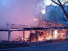 Ранним утром в уфимском парке Якутова загорелась летняя терраса