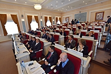 Письменные наборы из дерева для областных депутатов обойдутся бюджету Поморья в 330 тысяч рублей