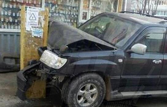 Подросток за рулем Land Cruiser стал виновником ДТП во Владивостоке
