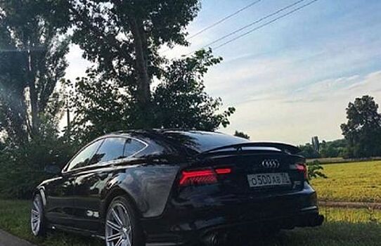 Редкий Audi S7 был заснят на обочине дороги в Воронеже