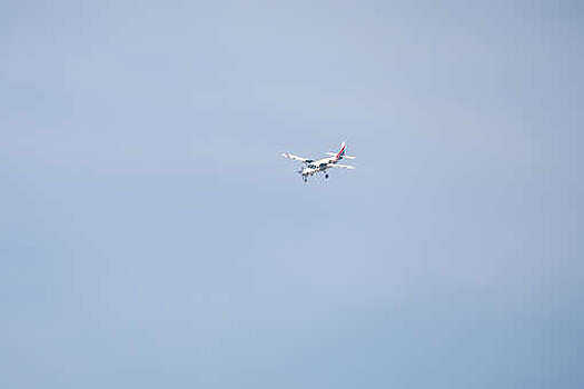 РЕН ТВ: на подмосковном аэродроме Новинки разбился легкомоторный самолет