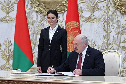 Лукашенко подписал указ о приеме в гражданство страны