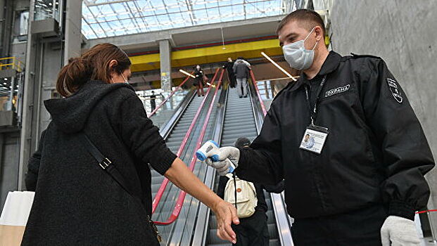 Более 60 нарушителей масочного режима выявили в ТЦ на западе Москвы