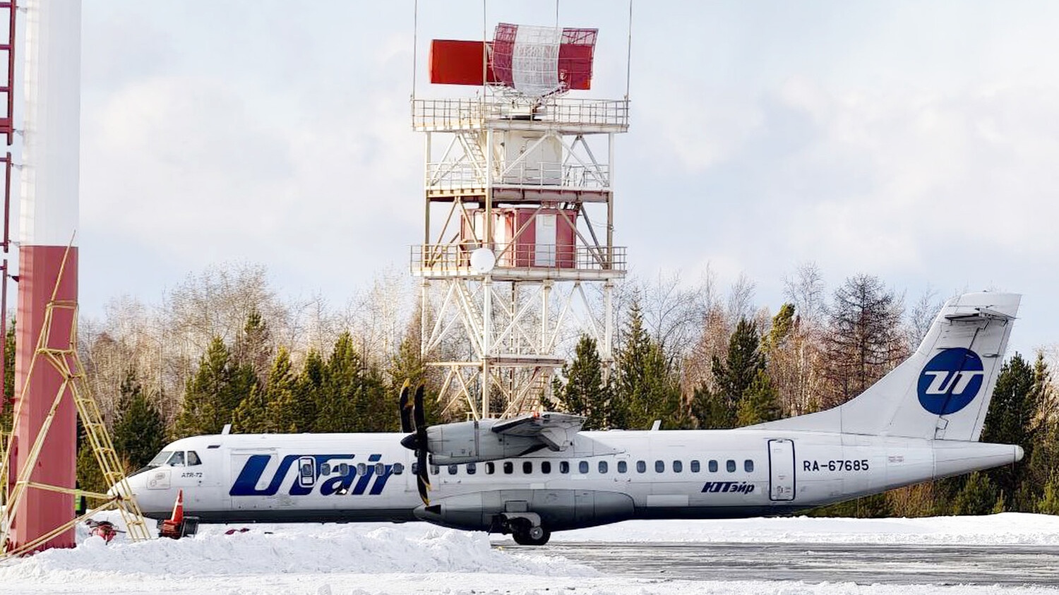 Летевший из Иркутска в Усть-Кут самолет Utair сел в Братске из-за плохой погоды
