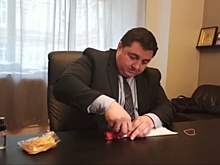Мастер-класс по изготовлению маски за минуту от российского чиновника: видео
