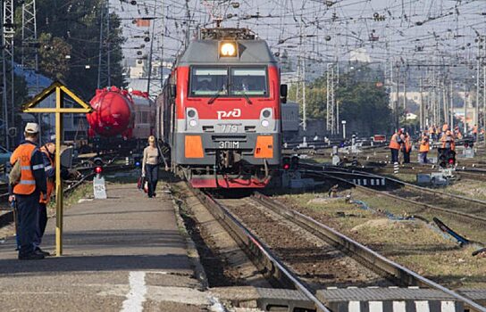 В Макушино под колесами поезда погибли два человека