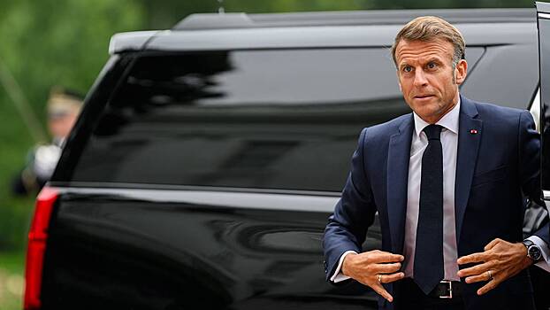 Макрон отверг предложение о возвращении к формату G8 с участием РФ