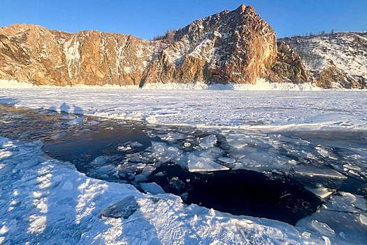 Тысячи туристов остались на острове Ольхон после ЧП на Байкале