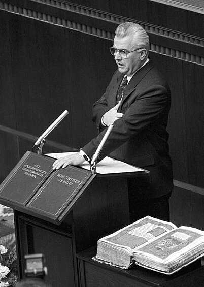 Президент Украины Леонид Кравчук во время принятия присяги, 1991 год