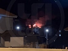 Трех человек вывели из горящего дома в Сочи