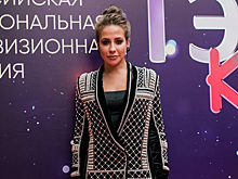 Барановская пришла на премию «ТЭФИ-KIDS» в жакете, а Валерия — в кружевной блузе