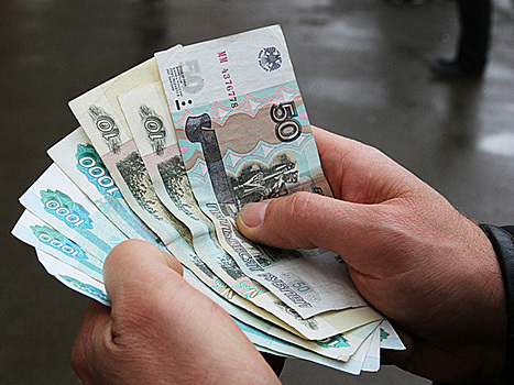 Власть «грандиозно» повысила МРОТ на 117 рублей