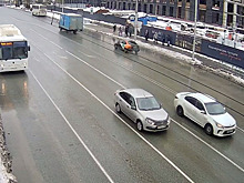 Три человека пострадали в столкновении каршеринга и троллейбуса в Новосибирске