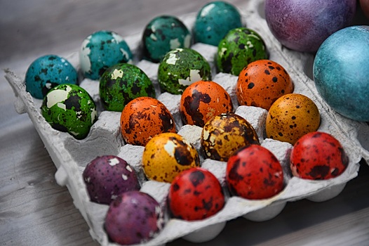Быстрые способы покрасить яйца