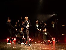 "Мне приходится танцевать, и мне это нравится!" Анна Воробьёва о спектакле по мотивам своих стихов