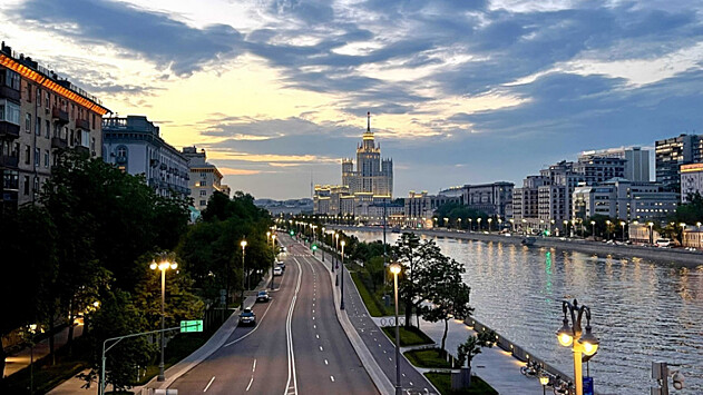 Москву ко Дню города украсят живыми цветами