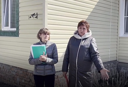 С воспитателей омского интерната требуют плату за жилье, которое они построили за свой счет