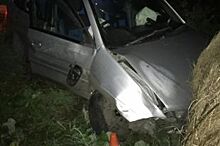 Пьяный кузбассовец разбил автомобиль Mazda об сено